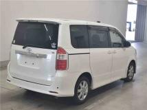 2009 Toyota Noah