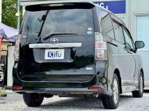 2011 Toyota Voxy