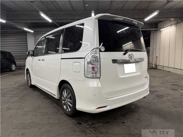 2012 Toyota Voxy