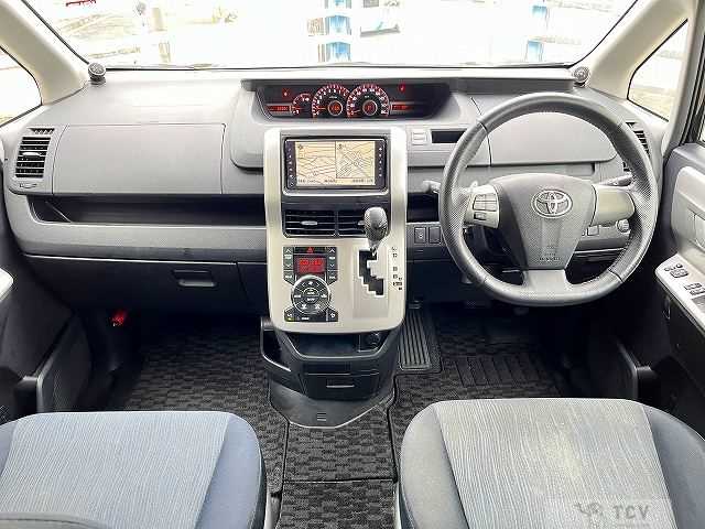 2011 Toyota Voxy