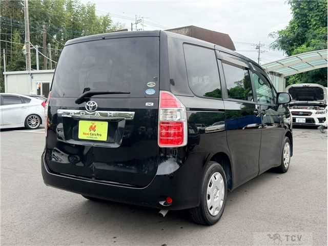 2007 Toyota Noah
