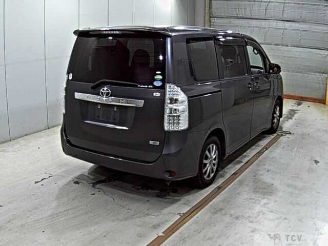 2013 Toyota Noah
