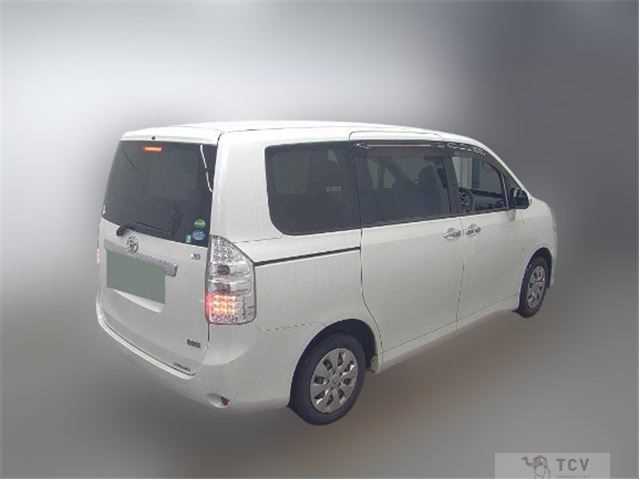 2012 Toyota Noah