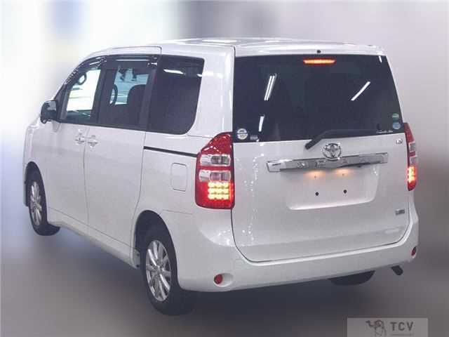 2013 Toyota Noah