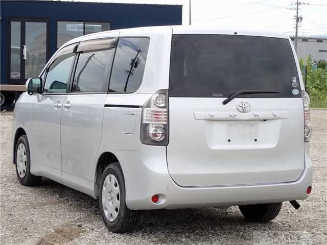 2007 Toyota Voxy