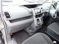 2007 Toyota Voxy