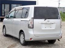 2007 Toyota Voxy