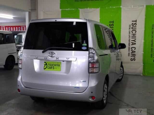2013 Toyota Voxy