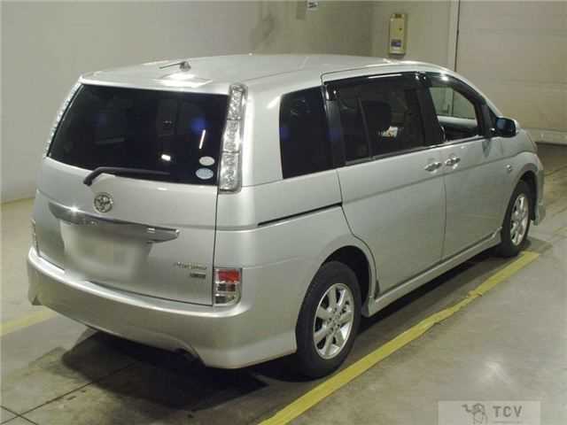 2011 Toyota Isis
