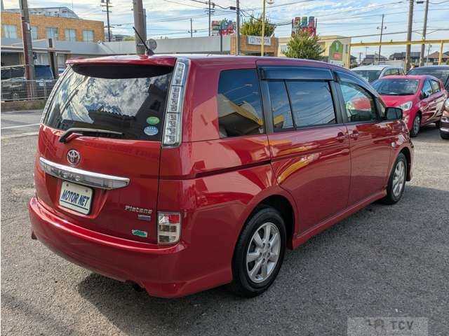 2013 Toyota Isis