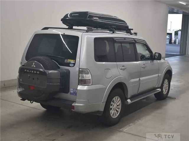 2014 Mitsubishi Pajero