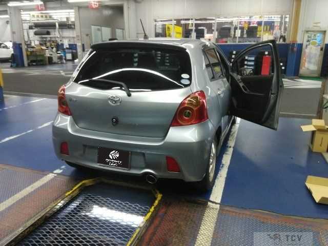 2005 Toyota Vitz