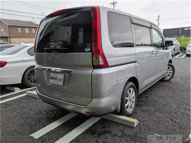 2009 Nissan Serena