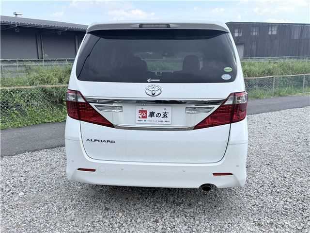 2013 Toyota Alphard