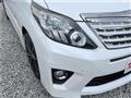 2013 Toyota Alphard