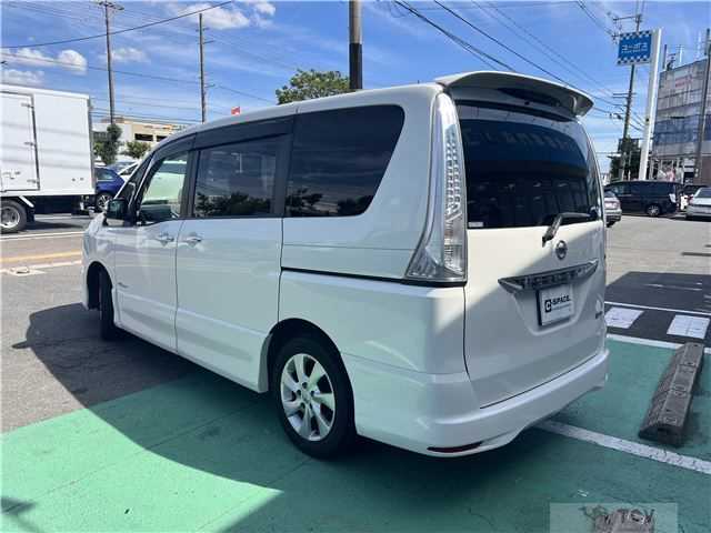 2013 Nissan Serena