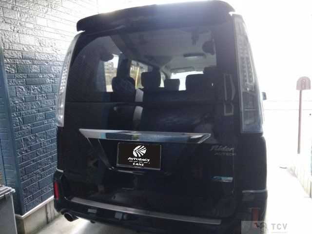 2013 Nissan Serena