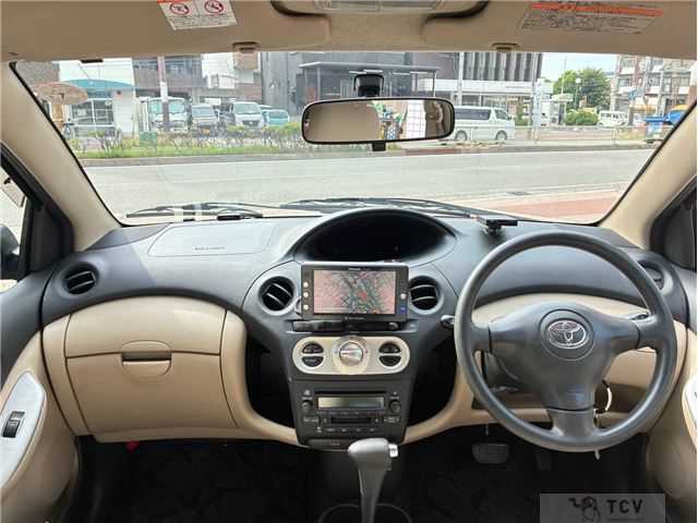2004 Toyota Vitz