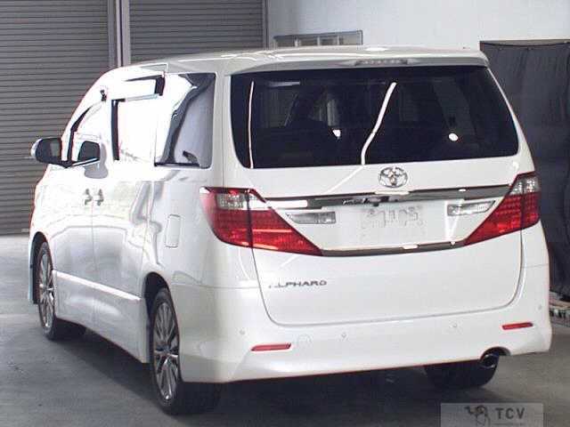2013 Toyota Alphard