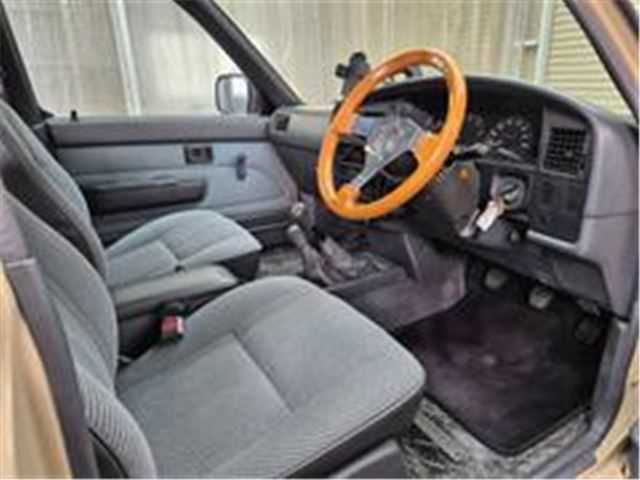 Used Toyota Hilux Surf Van 1990 (80,000 km) - TCV (formerly Trade Car View)