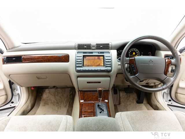 2000 Toyota Crown Majesta