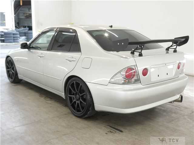 2000 Toyota Altezza