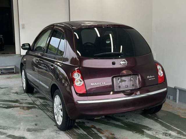 2010 Nissan March