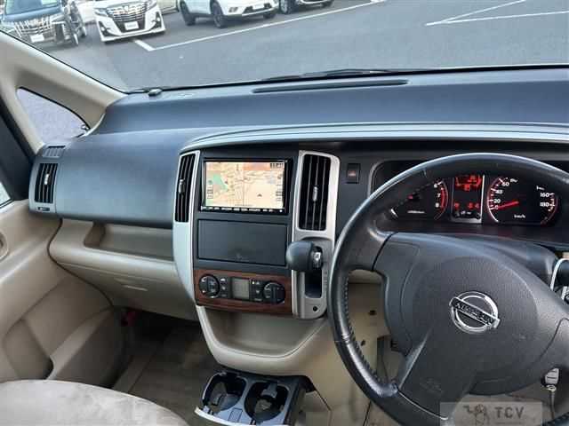 2009 Nissan Serena