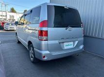 2005 Toyota Noah