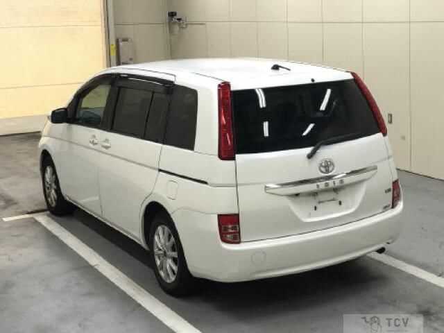 2010 Toyota Isis