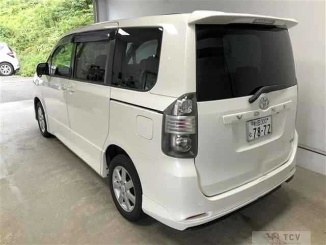 2010 Toyota Voxy
