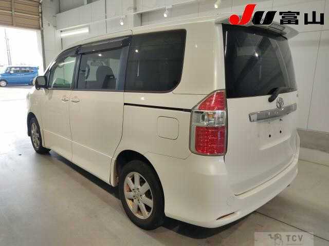 2007 Toyota Noah