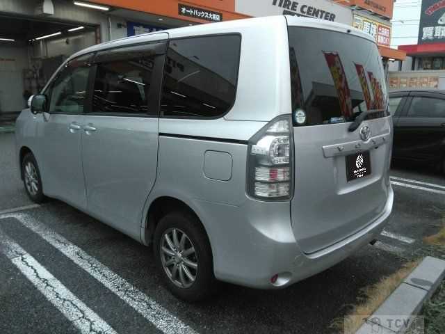 2012 Toyota Voxy