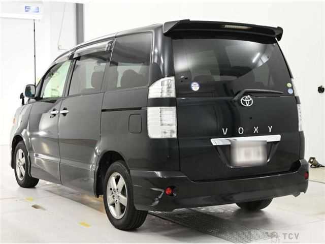 2005 Toyota Voxy