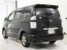 2005 Toyota Voxy