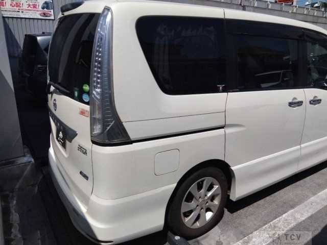 2013 Nissan Serena