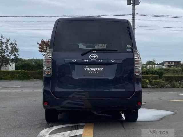 2010 Toyota Voxy