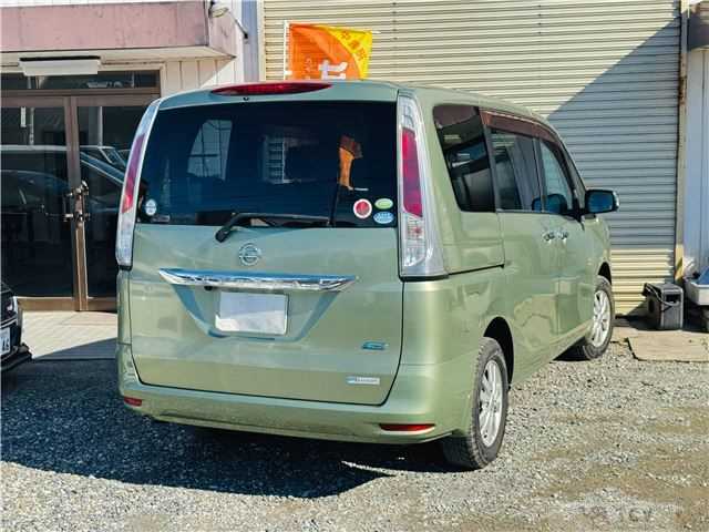 2011 Nissan Serena