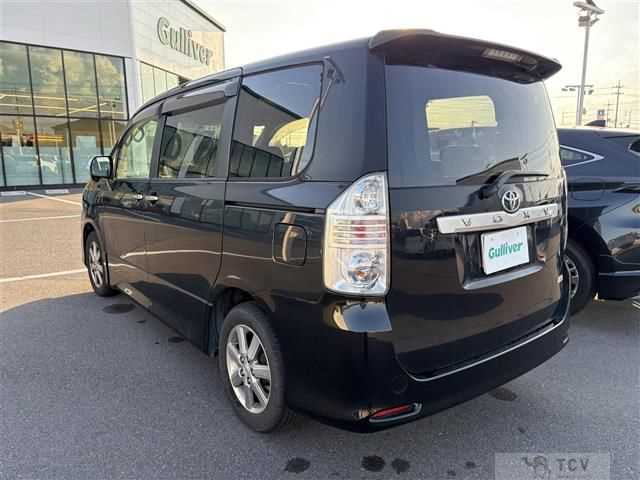 2009 Toyota Voxy