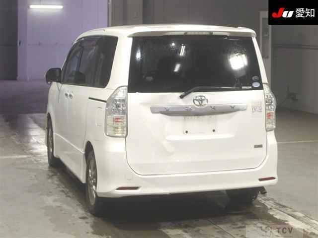 2011 Toyota Voxy