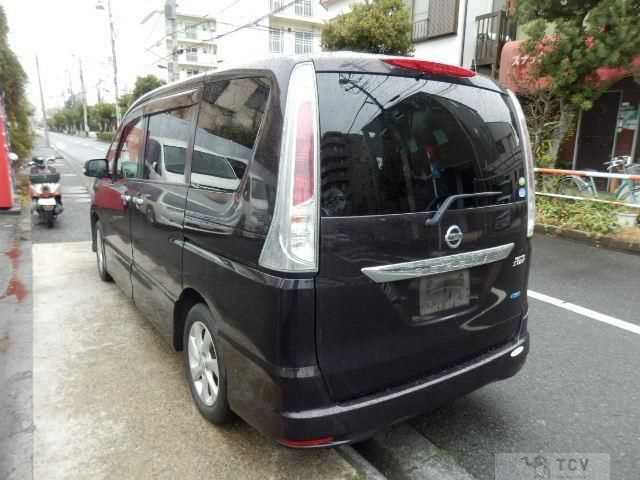2011 Nissan Serena
