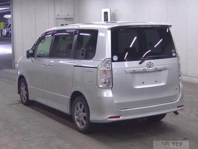 2009 Toyota Voxy