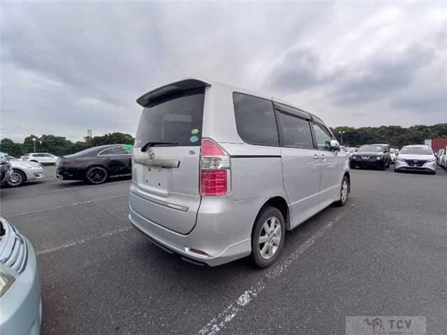 2009 Toyota Noah