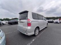 2009 Toyota Noah