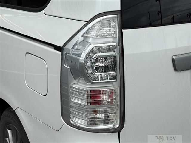 2011 Toyota Voxy