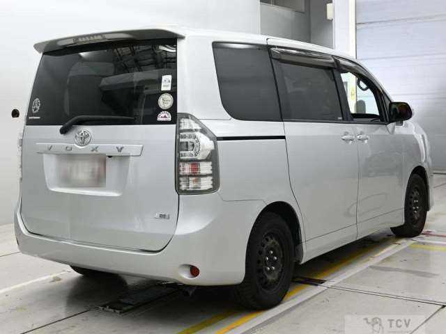 2013 Toyota Voxy