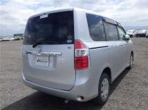 2010 Toyota Noah
