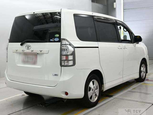 2012 Toyota Voxy
