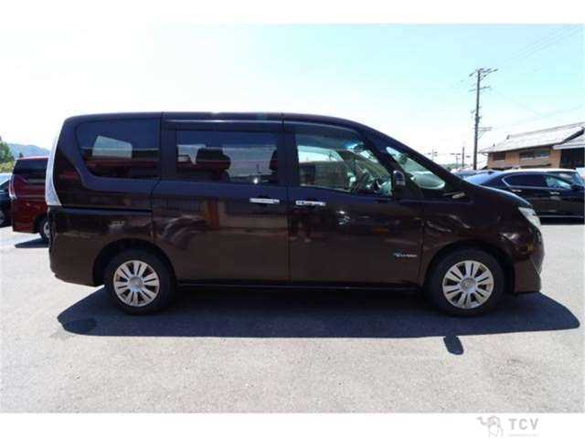 2015 Nissan Serena