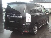 2013 Toyota Voxy